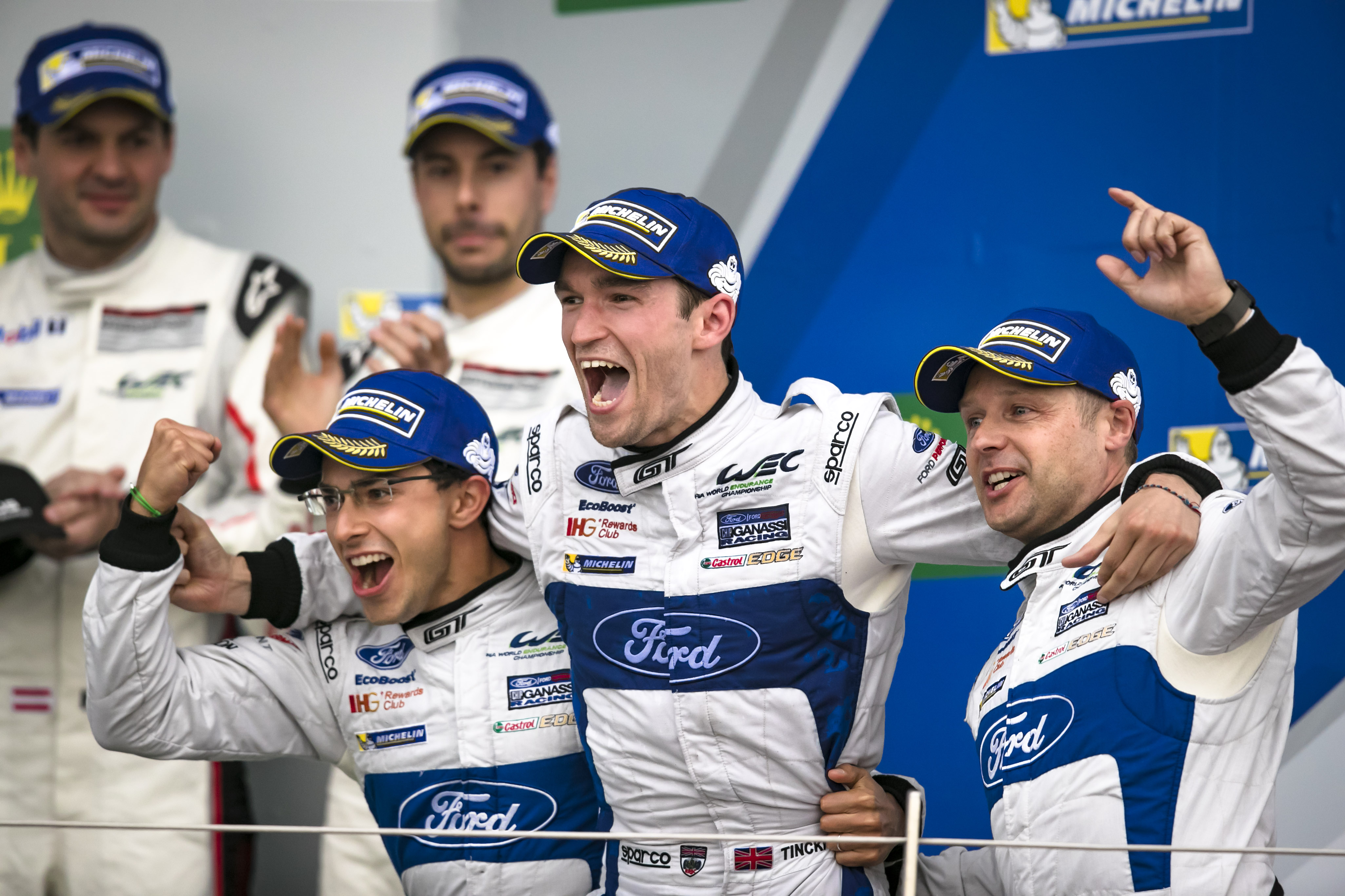 TINCKNELL LEADS WORLD CHAMPIONSHIP AFTER DRAMATIC COMEBACK VICTORY
